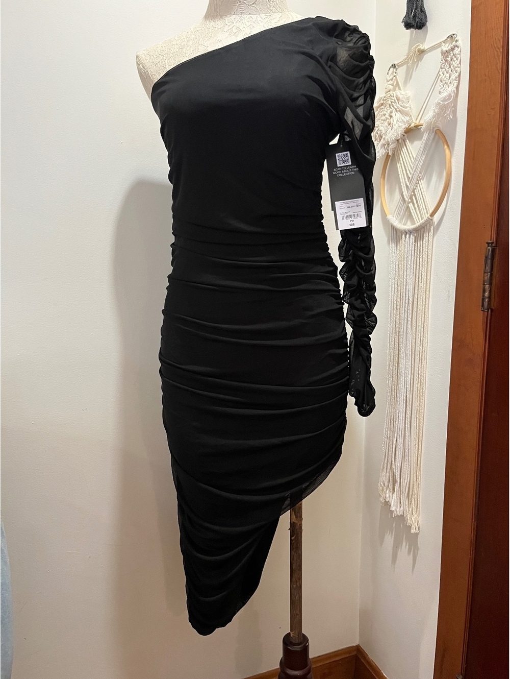 Women’s medium petite Black One-Shoulder Asymmetrical Ruched Dress